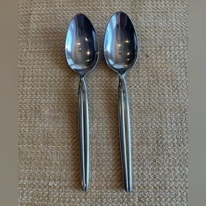 Hampton Silversmiths Ribbed Pattern
HSV15 Soup Spoons (2)